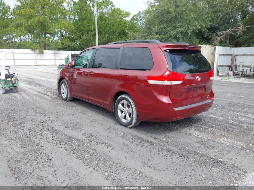 2014 TOYOTA SIENNA auction photo 3