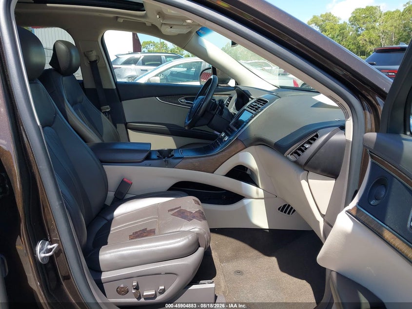 2019 LINCOLN NAUTILUS auction photo 5
