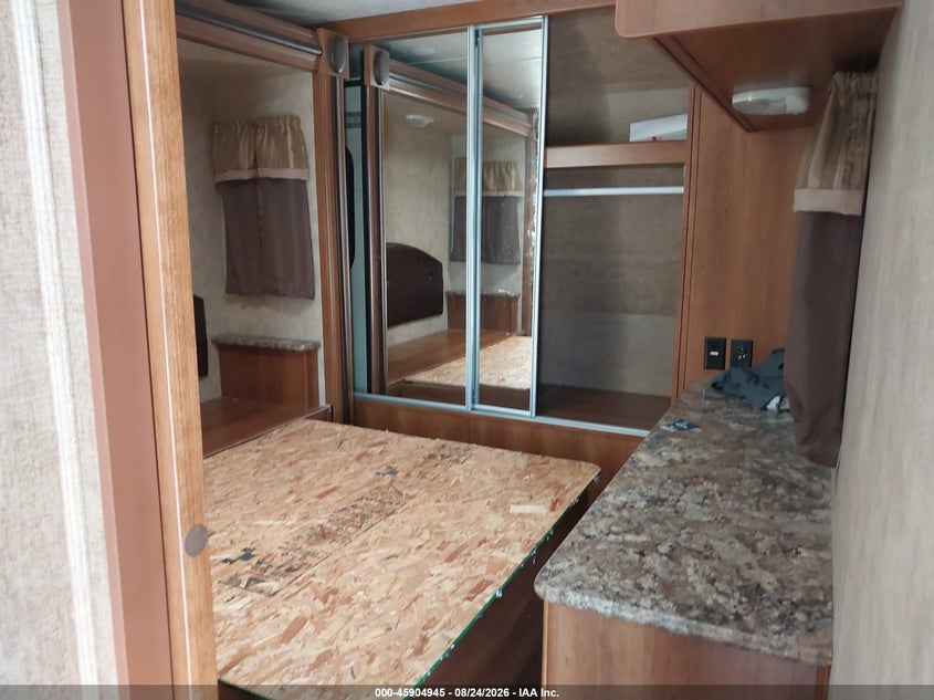 2015 LACROSSE BY FOREST R LUXURY LITE SERIES M auction photo 8