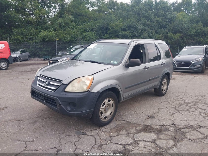 2005 Honda CR-V, Right Side, IAAI, VIN JHLRD68555C013267 — photo 2