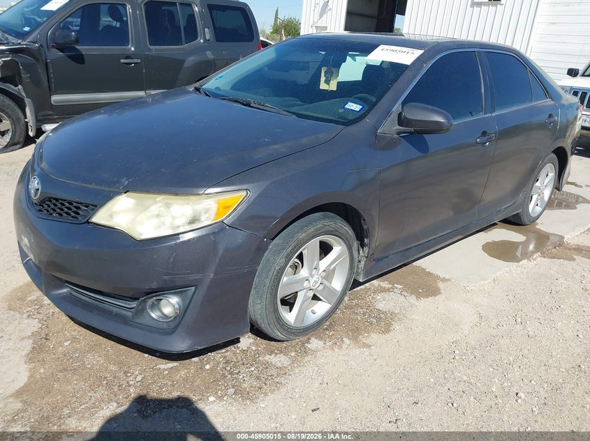 2014 TOYOTA CAMRY auction photo 2
