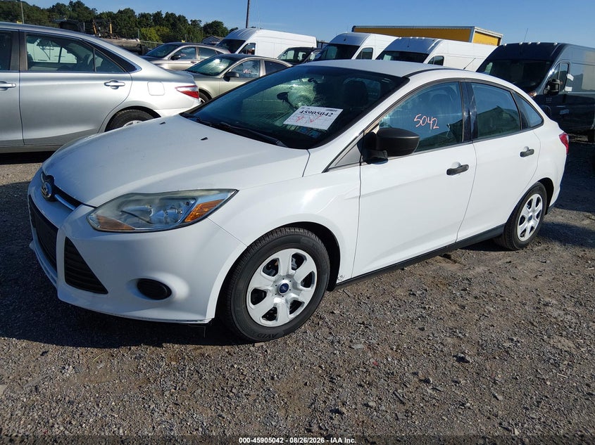 2013 Ford Focus, Normal Wear & Tear, IAAI, VIN 1FADP3E24DL240459 — photo 2