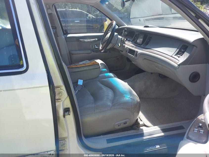1995 LINCOLN TOWN CAR auction photo 5