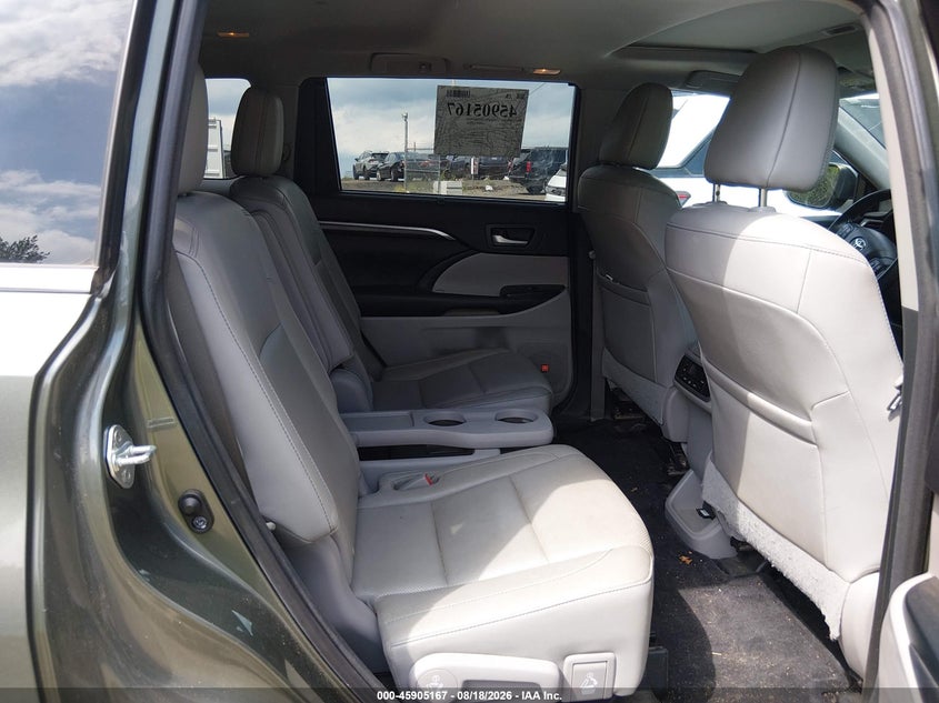 2016 TOYOTA HIGHLANDER auction photo 8