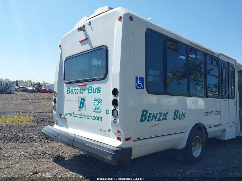 2011 FORD E-450 CUTAWAY auction photo 4