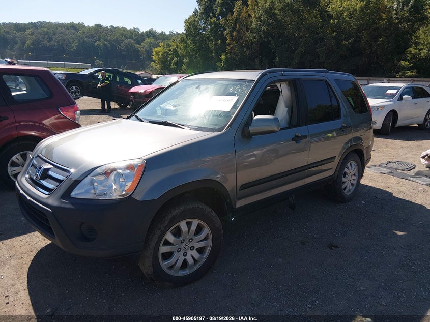 2006 Honda CR-V, Undercarriage, IAAI, VIN SHSRD78896U437495 — photo 2