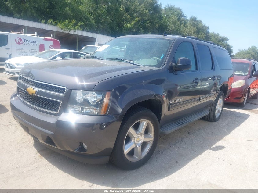 2010 Chevrolet Express, Normal Wear & Tear, IAAI, VIN 1GNUKJE36AR274148 — photo 2