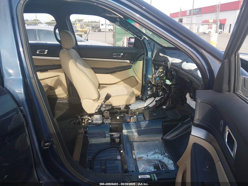 2017 FORD EXPLORER auction photo 5