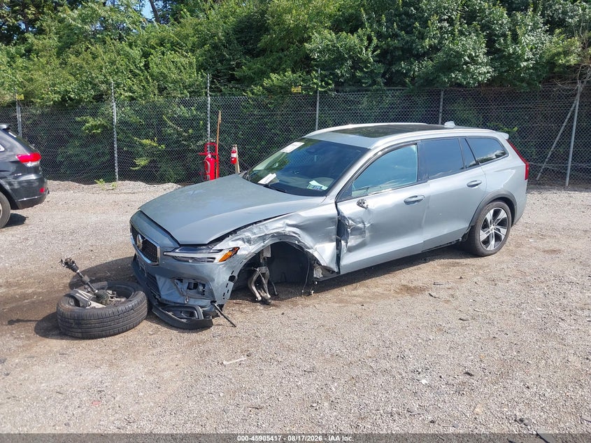 VOLVO V60 CROSS COUNTRY 2023 VIN YV4L12WY2P2107307