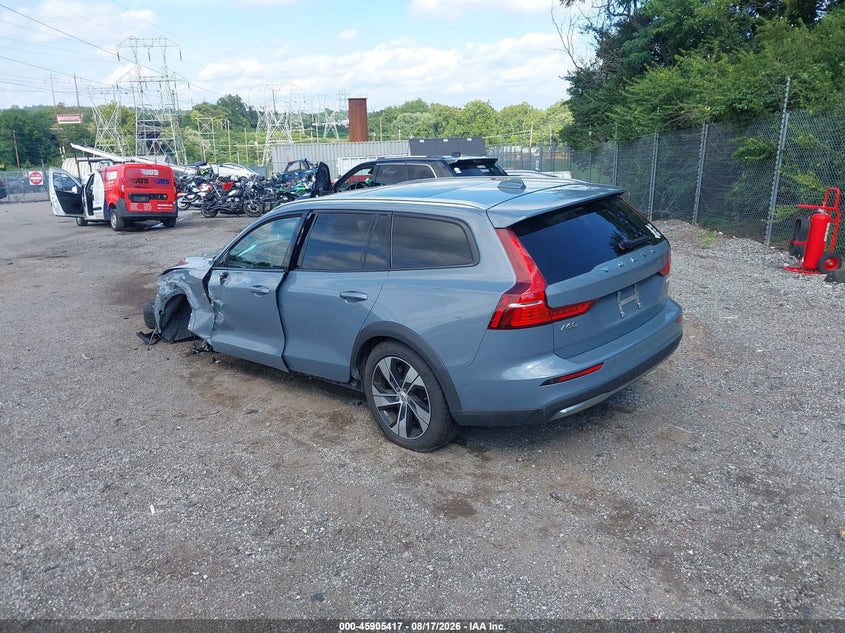 VOLVO V60 CROSS COUNTRY 2023 VIN YV4L12WY2P2107307