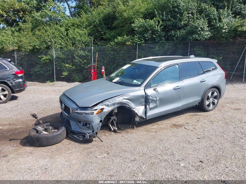 VOLVO V60 CROSS COUNTRY 2023 VIN YV4L12WY2P2107307