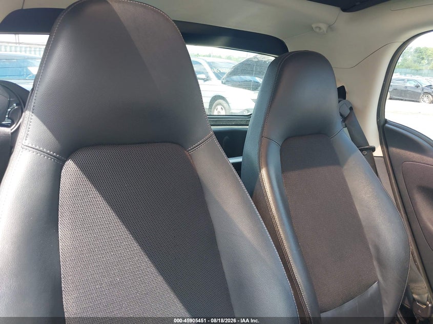 2015 SMART FORTWO auction photo 8