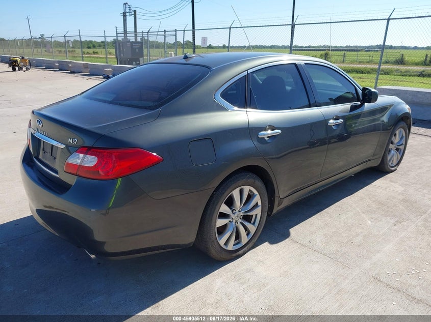 2012 INFINITI M37 auction photo 4