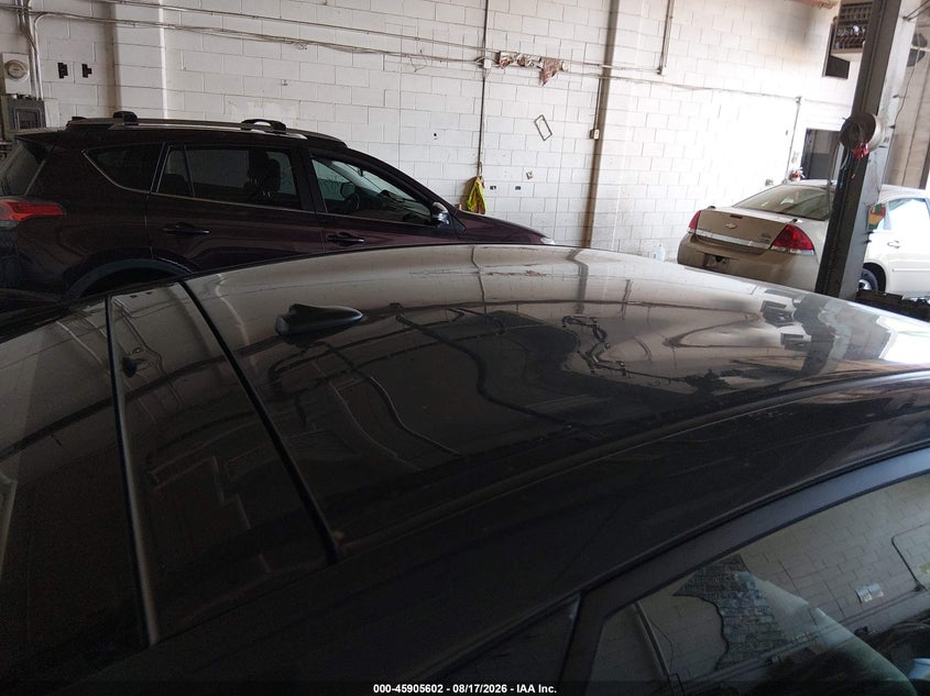 2011 TOYOTA PRIUS auction photo 6