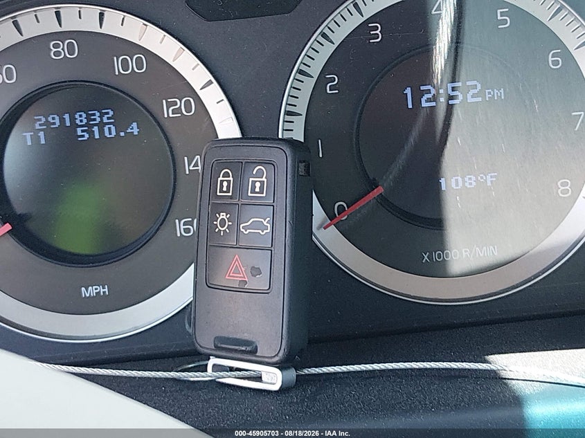 2010 VOLVO XC70 3.2 · Фото 11