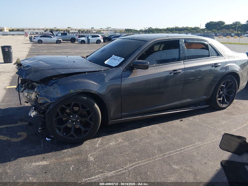 2020 Chrysler 300, Front End, IAAI, VIN 2C3CCABG0LH158542 — photo 2