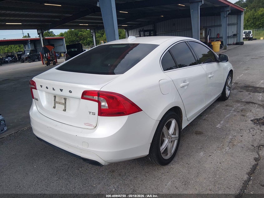 2015 VOLVO S60 auction photo 4