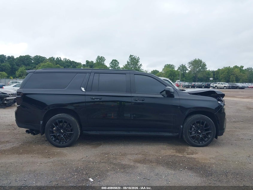 CHEVROLET SUBURBAN - zdjęcie 13