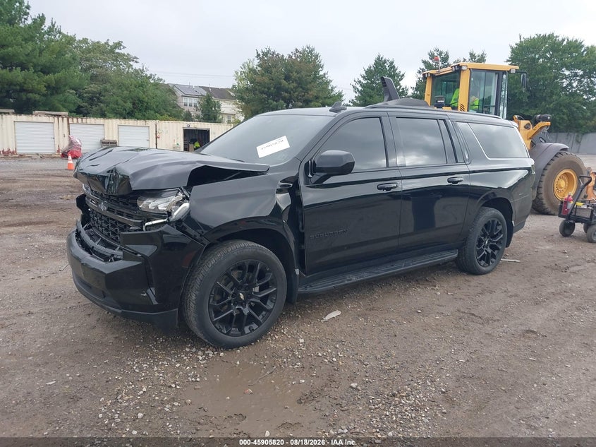 CHEVROLET SUBURBAN - zdjęcie 2