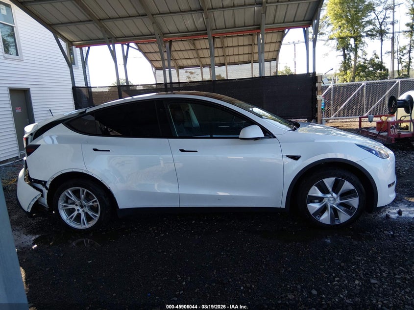 Фото 14 - TESLA MODEL Y
