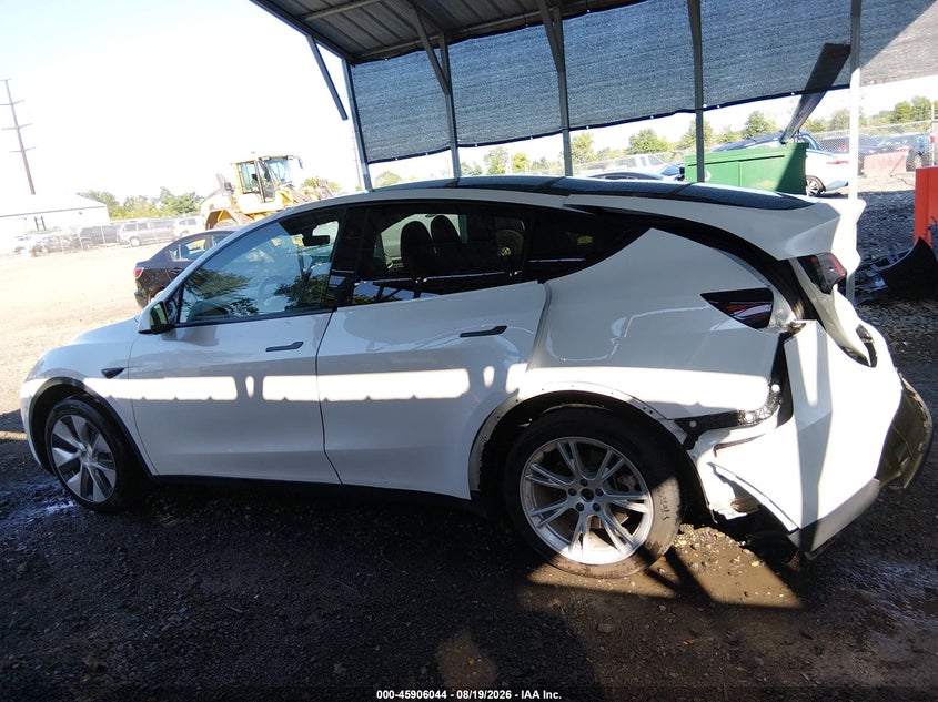 TESLA MODEL Y 2023 VIN 7SAYGDEE2PF800159