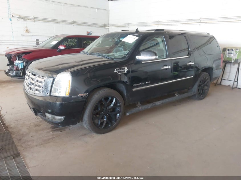 2011 Cadillac Escalade, Front End, IAAI, VIN 1GYS4JEF2BR212617 — photo 2