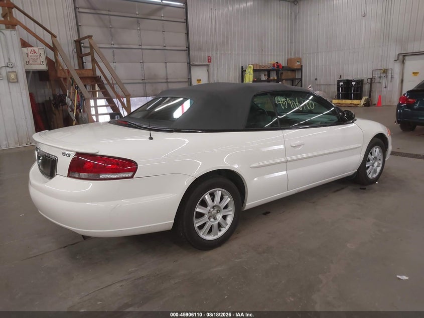 2005 CHRYSLER SEBRING auction photo 4