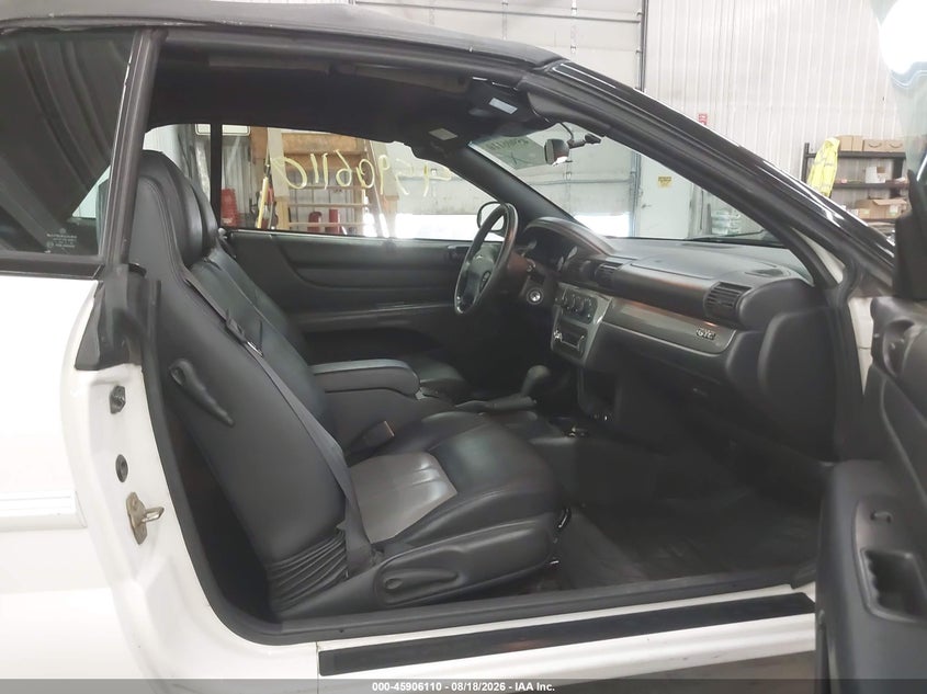 2005 CHRYSLER SEBRING auction photo 5