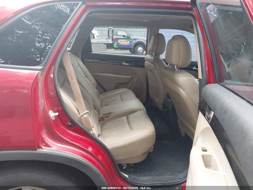 2011 KIA SORENTO auction photo 8