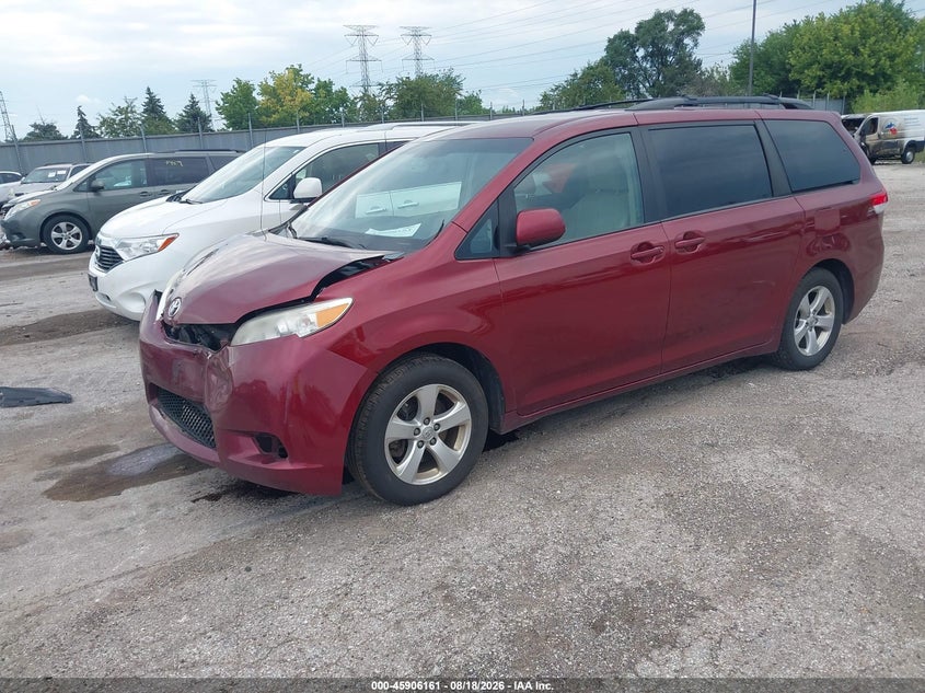 2014 Toyota Sienna, Front End, IAAI, VIN 5TDKK3DCXES468475 — photo 2