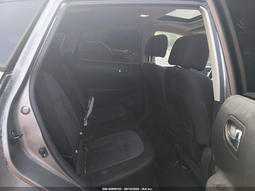 2010 NISSAN ROGUE auction photo 8