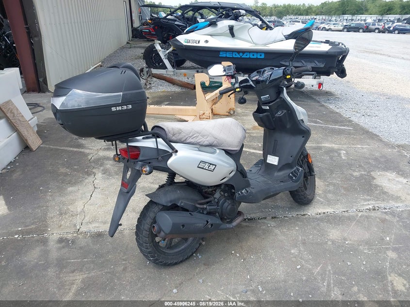 2022 GENUINE SCOOTER CO. ROUGHHOUSE auction photo 4