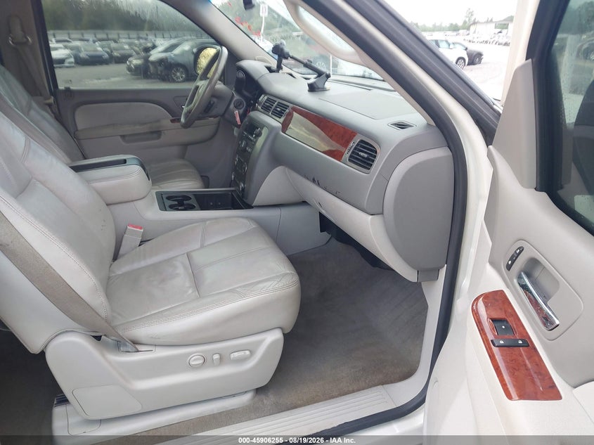 2012 GMC YUKON XL 1500 auction photo 5