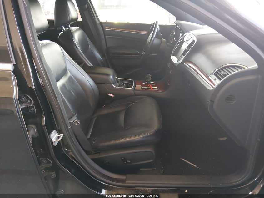 2012 CHRYSLER 300 auction photo 5