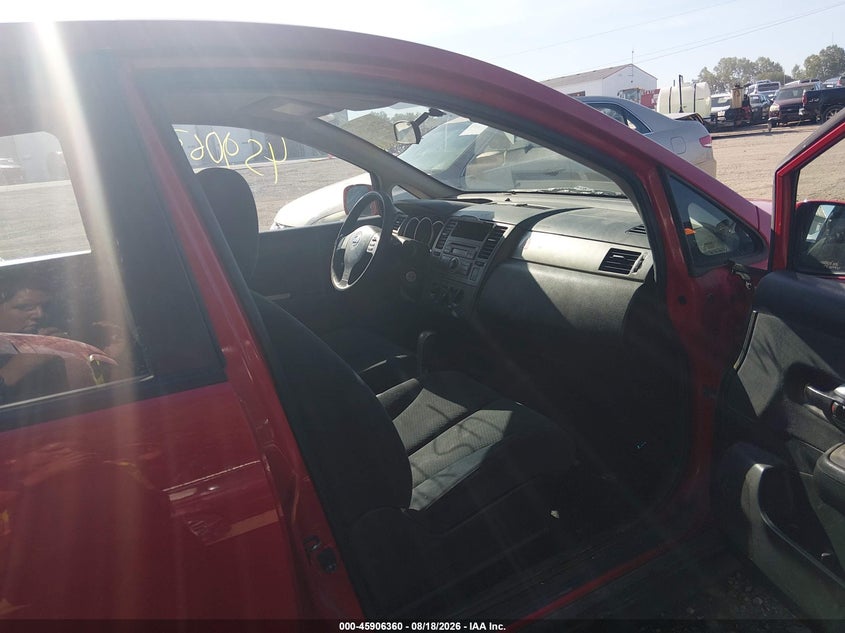 2012 NISSAN VERSA auction photo 5