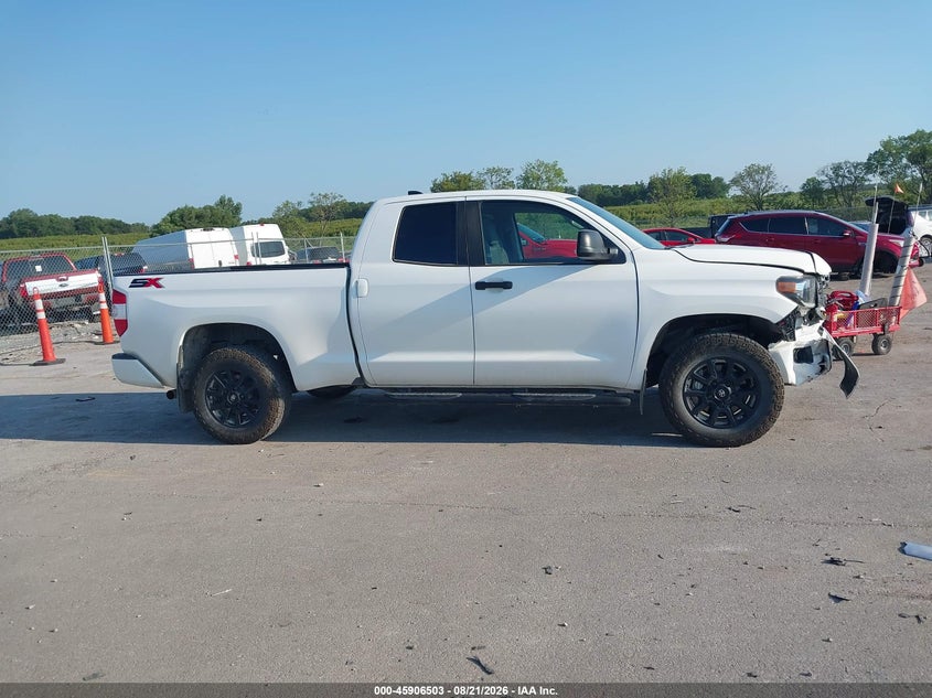 TOYOTA TUNDRA - zdjęcie 13
