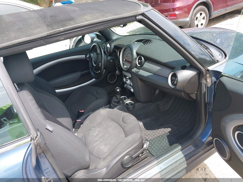 2010 MINI COOPER S auction photo 5
