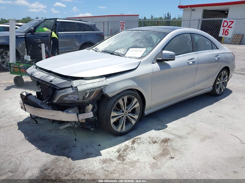 2019 MERCEDES-BENZ CLA 250 — zdjęcie 2