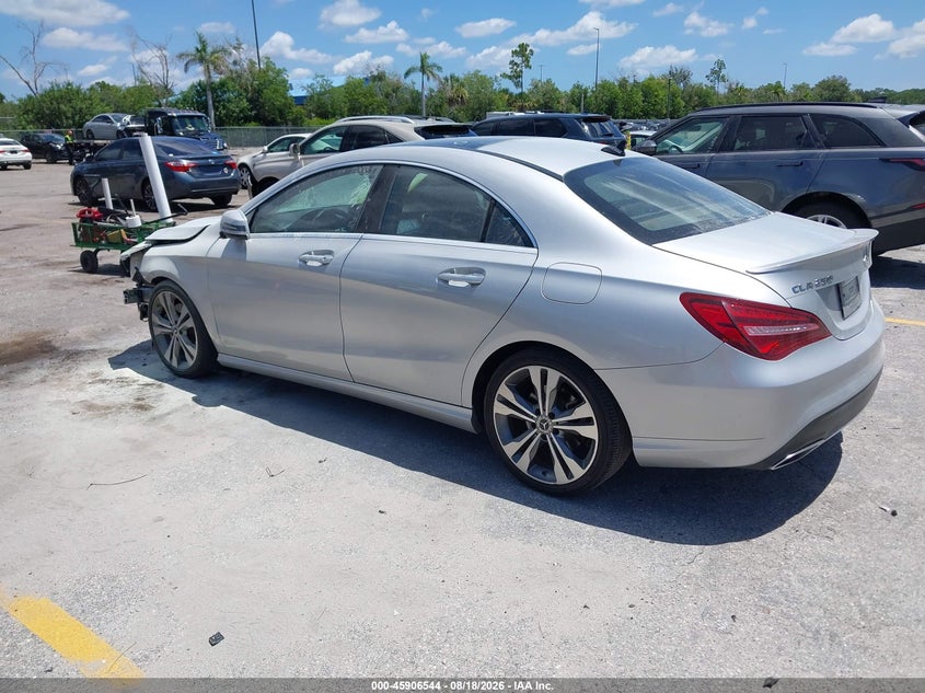 2019 MERCEDES-BENZ CLA 250 — zdjęcie 3