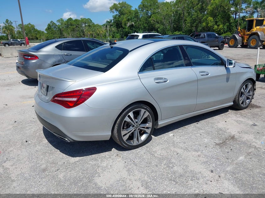 2019 MERCEDES-BENZ CLA 250 — zdjęcie 4