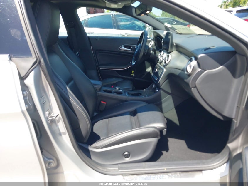 2019 MERCEDES-BENZ CLA 250 — zdjęcie 5
