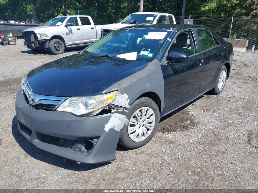 2014 TOYOTA CAMRY auction photo 2