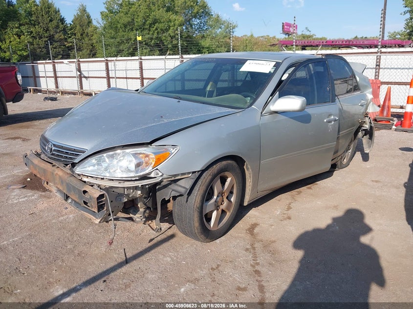 2004 Toyota Camry, Перед і зад, IAAI, VIN 4T1BA30K34U028622 — фото 2