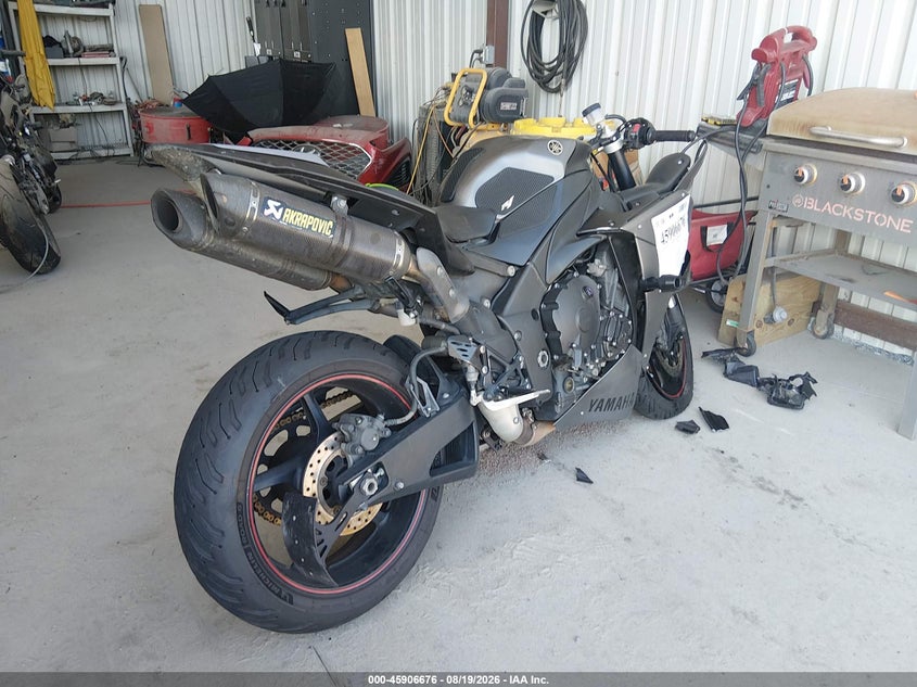 YAMAHA YZFR1 2013