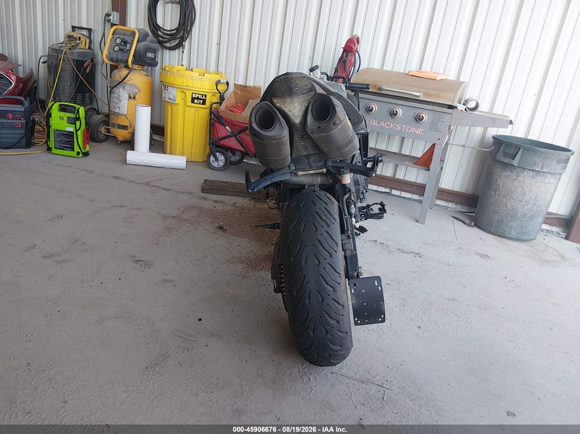 YAMAHA YZFR1 2013