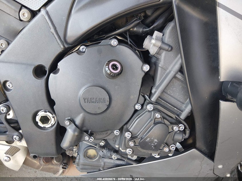 YAMAHA YZFR1 2013
