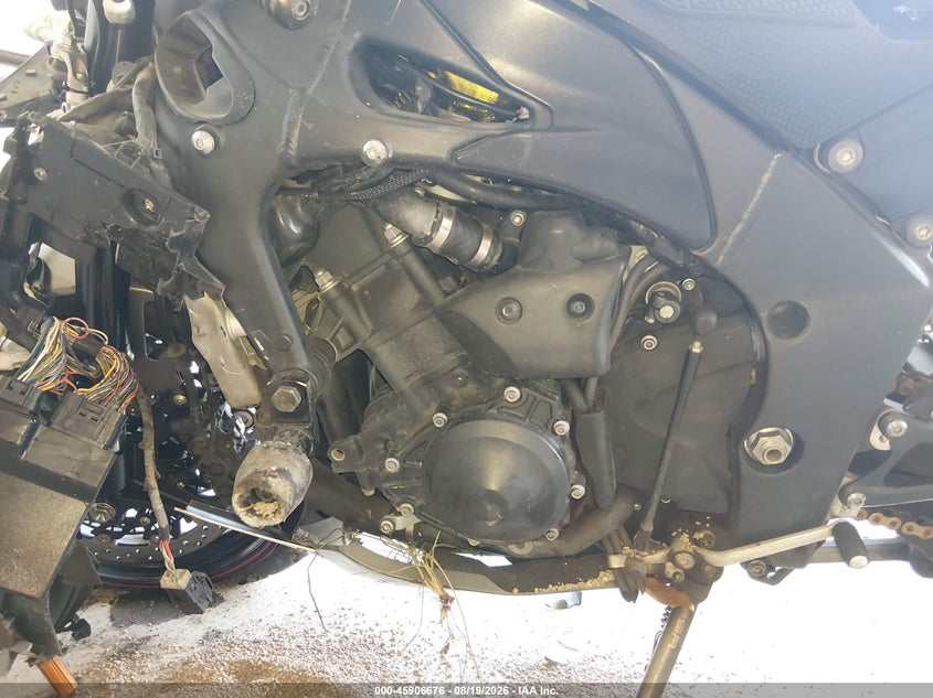 YAMAHA YZFR1 2013