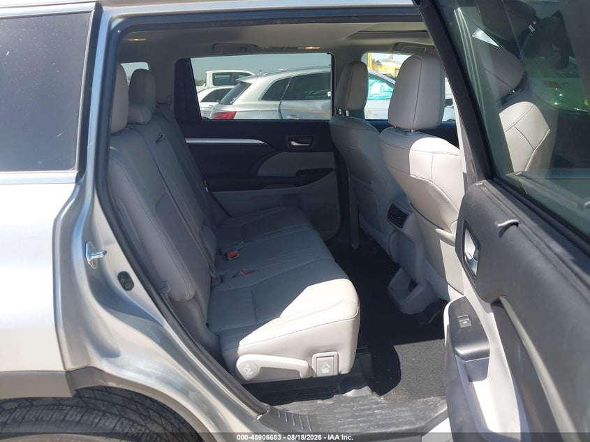 TOYOTA HIGHLANDER - zdjęcie 8