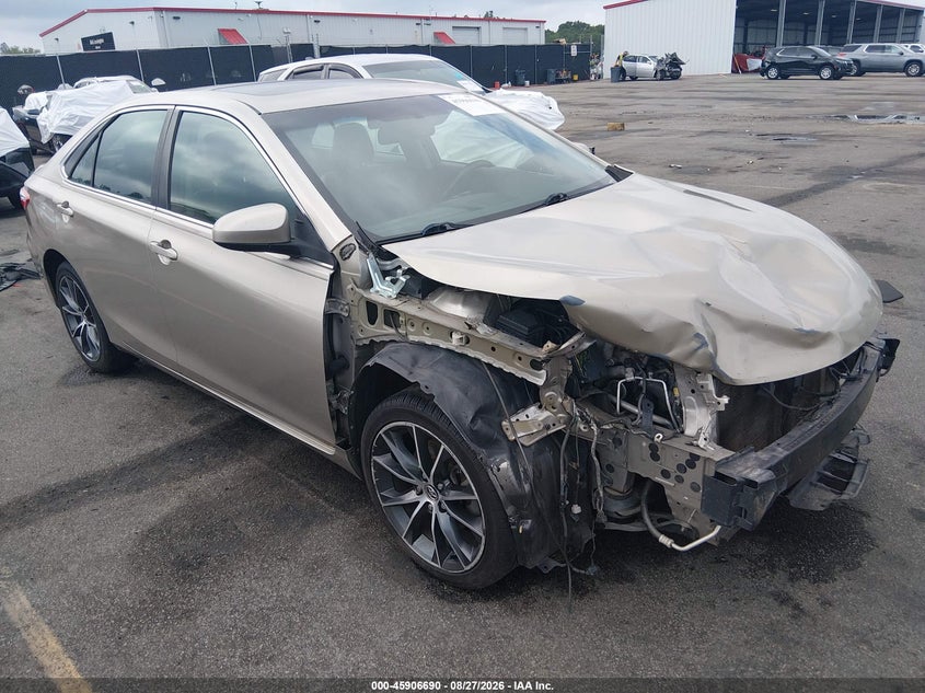 TOYOTA CAMRY - zdjęcie 1
