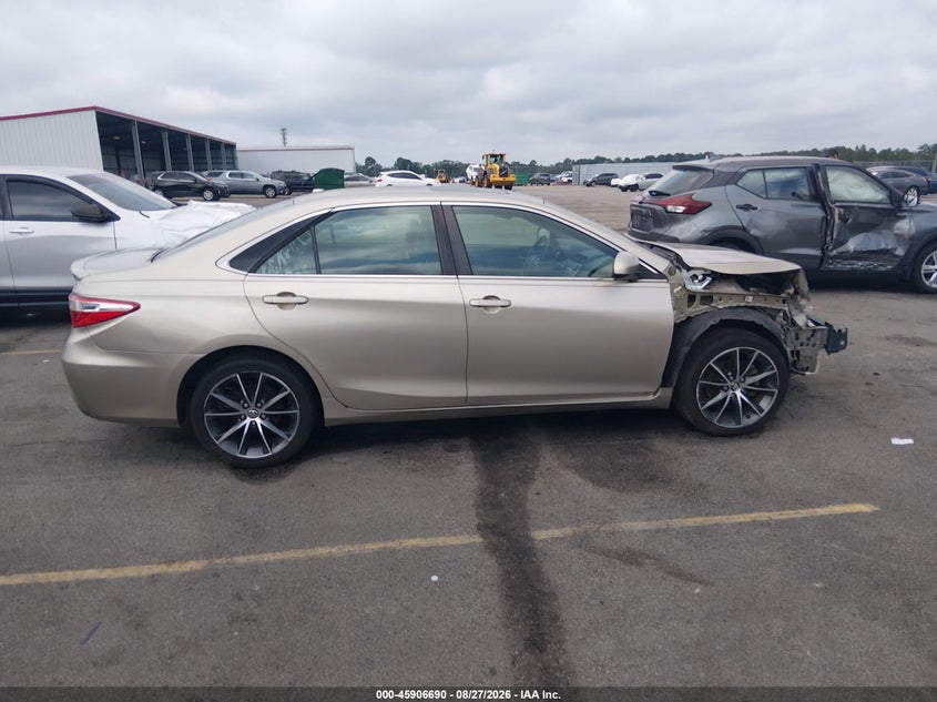TOYOTA CAMRY - zdjęcie 12